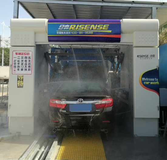 广东加油站安装日森隧道式洗车机