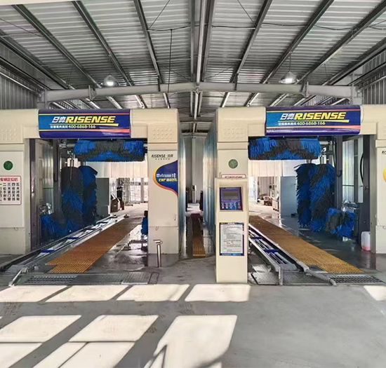 辽宁加油站安装2台日森隧道式洗车机