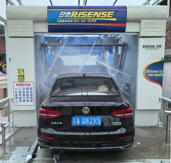 重庆加油站安装日森隧道式洗车机