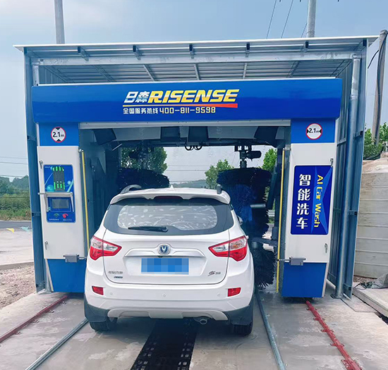 湖北加油站安装日森龙门洗车机